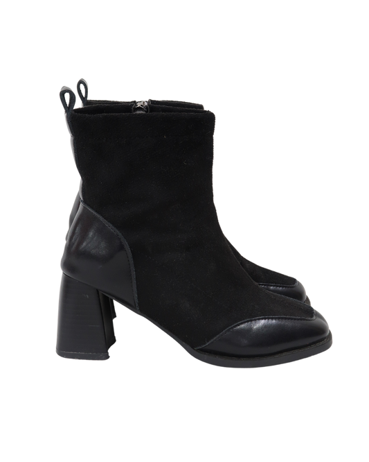 Bottines noires en cuir et en velours - 37