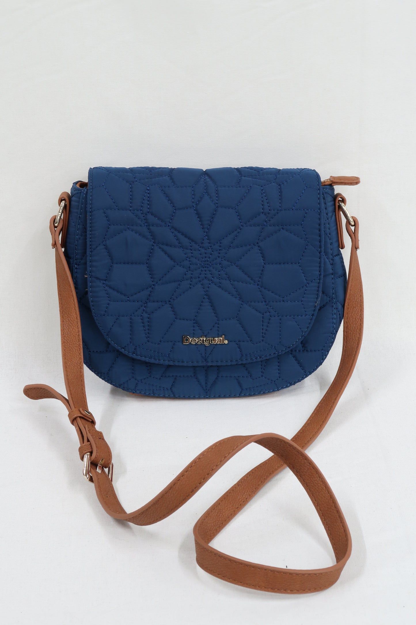 Sac à bandoulière tissu matelassé bleu lanière cuir - Desigual