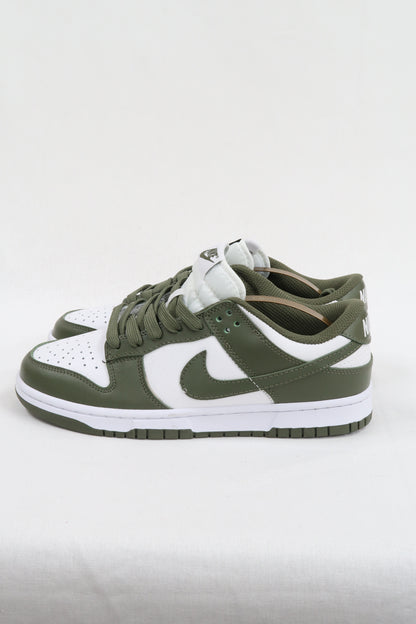 Baskets Nike dunk low khaki & blanches - 40