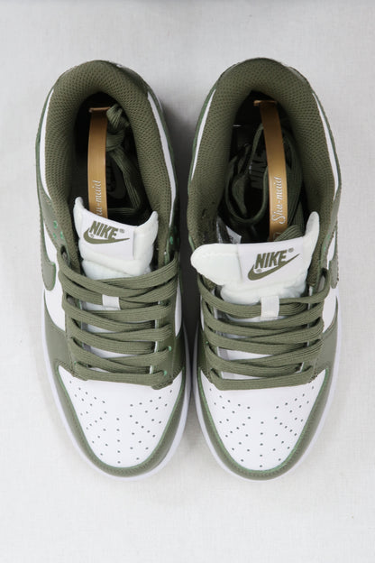 Baskets Nike dunk low khaki & blanches - 40