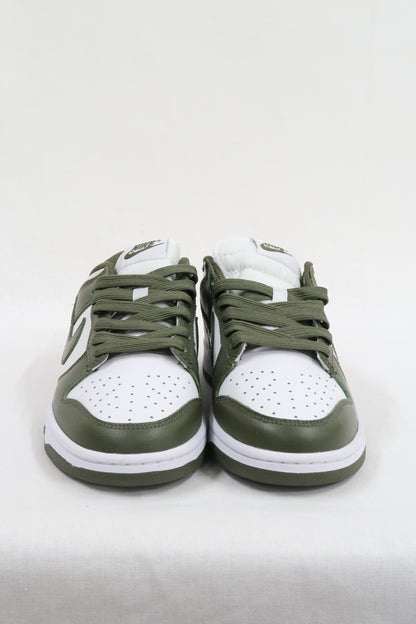 Baskets Nike dunk low khaki & blanches - 40