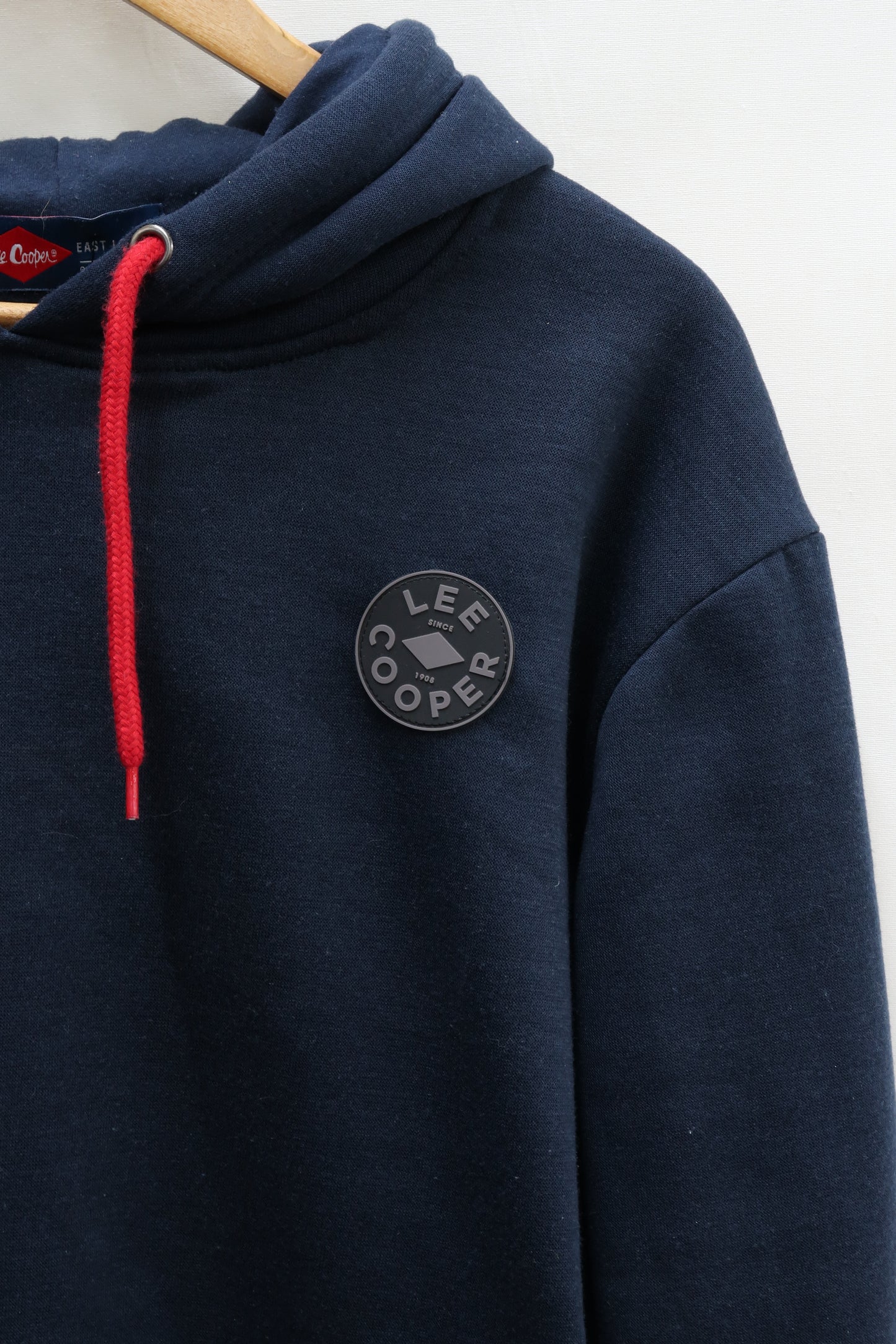 Sweat bleu marine avec cordon rouge - Lee Cooper - XL