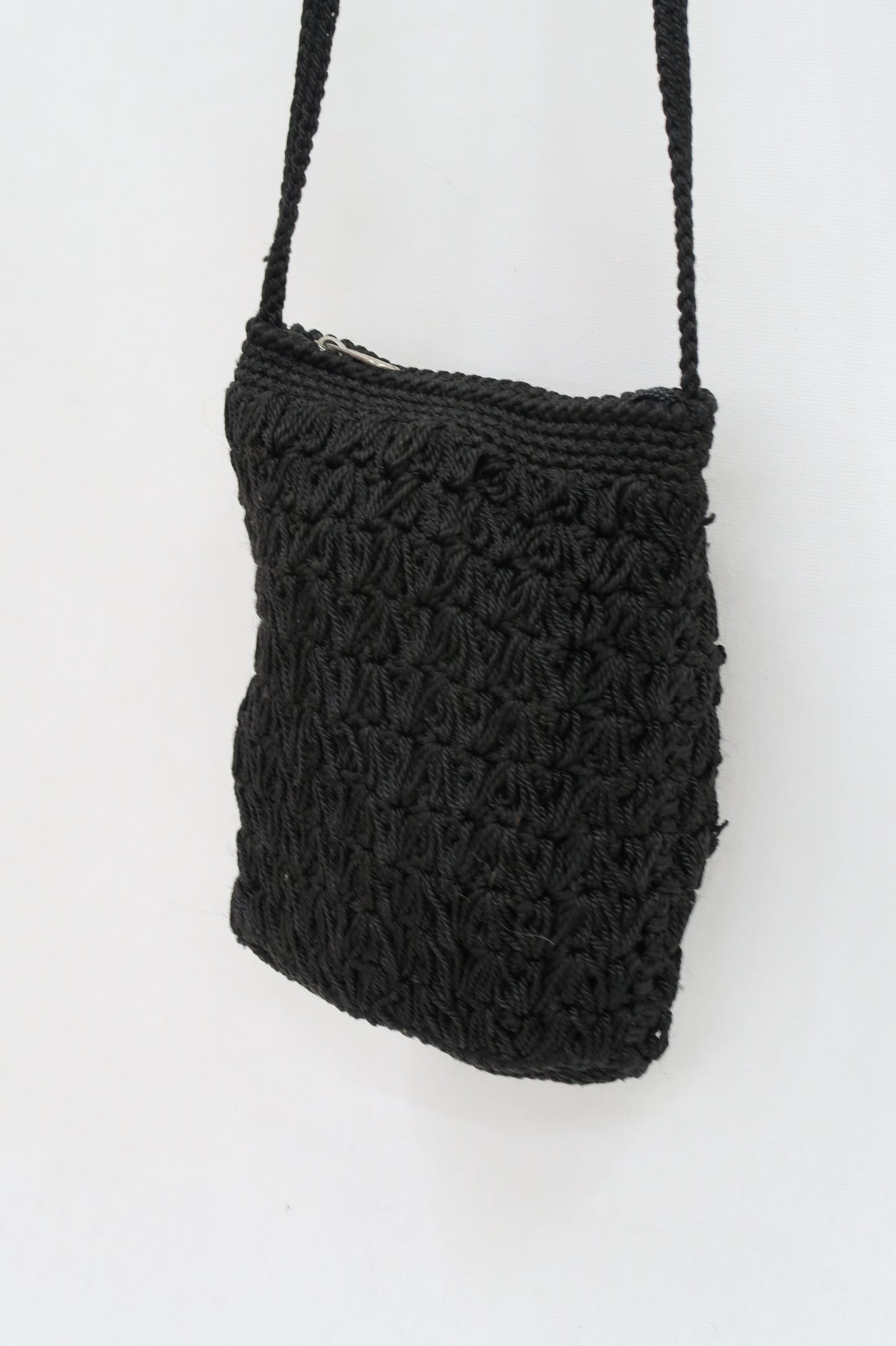 Petite sacoche à bandoulière en crochet noire