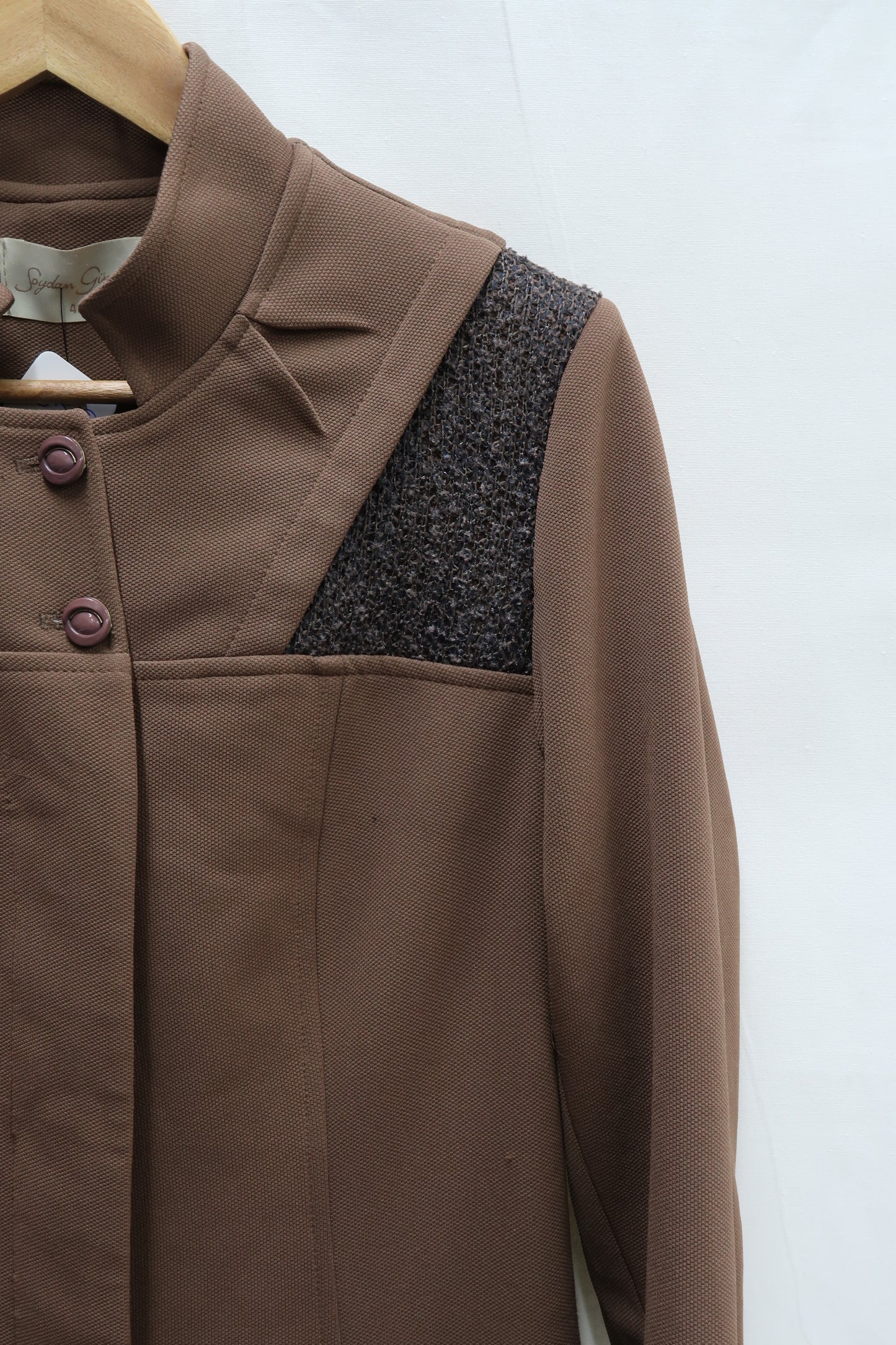 Manteau long marron avec épaulettes texturées noires - Soydan Gümer - M/L